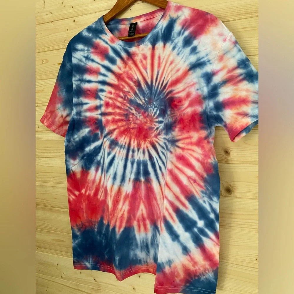 GILDAN Soft Style | Tie-Dye T-Shirt | Color: Red, White, Blue | Size: Unisex S … - Picture 2 of 9